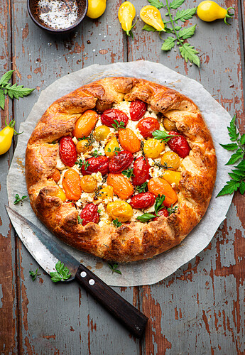 Tomato tart with feta cheese