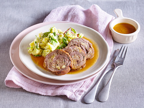 Pork roulade with mashed potatoes and garlic