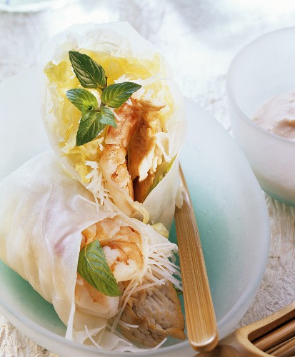Wraps (rice papers rolls filled with turkey & shrimps)