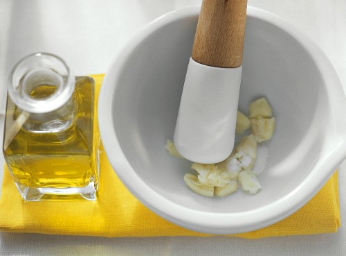 Preparing Canarian garlic sauce (Mojo de ajo)