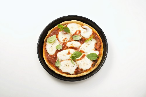 A pizza Margherita