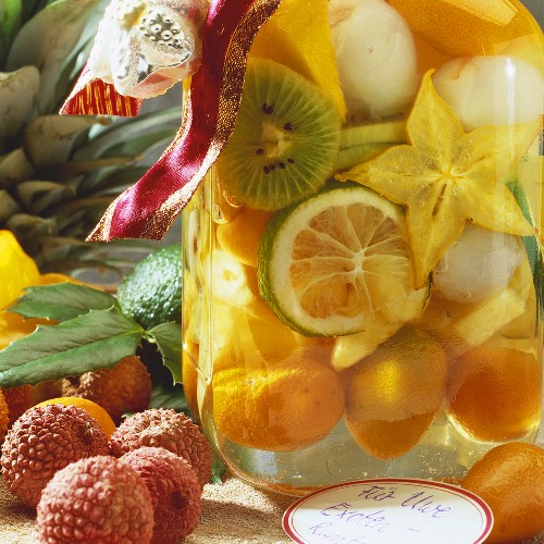 Rumtopf Bilder – Food-Fotos kaufen StockFood