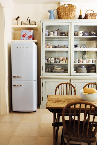 Geschirrschrank Bilder – Food-Fotos kaufen StockFood