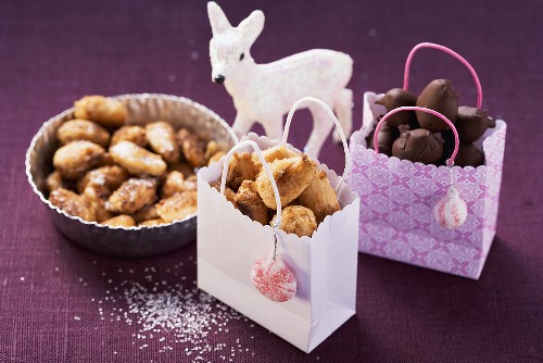 Christmas almonds with caramel and chocolate glaze