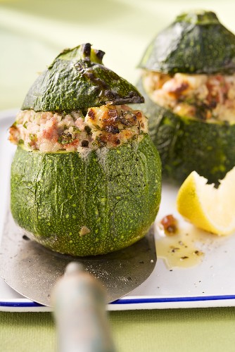 Round courgettes filled with minced meat and bulgur wheat