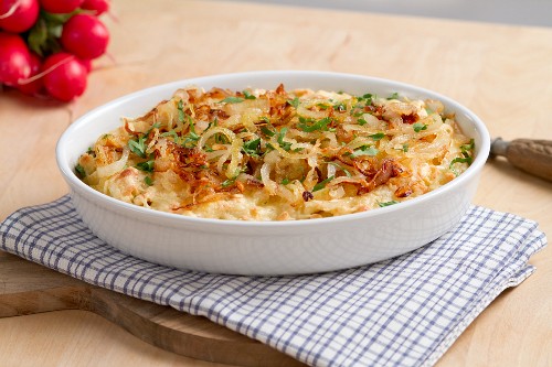 Cheese spätzle with sauteed onion rings