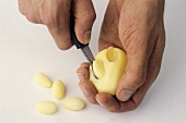 Cutting out potato balls