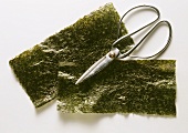 Zwei Nori-Blätter (aus Seetang, für Sushi geeignet)