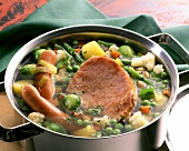 Vegetable stew with smoked pork rib (Kassler) & sausages