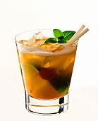 Mai Tai (asiatischer Cocktail mit braunem Rum)