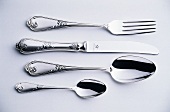 Edles Silberbesteck (Messer, Gabel, grosser & kleiner Löffel)