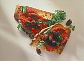 Bruschetta con le olive (Röstbrot mit Tomaten & Oliven)