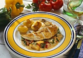 Chicken with peppers and buttered potatoes