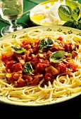 Spaghetti alla napoletana (spaghetti with tomato sauce)