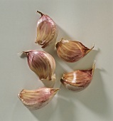 Red garlic cloves