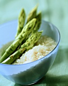 Grüner Spargel & Reis im Schälchen