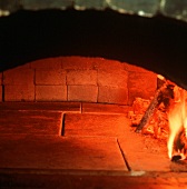 Pizza oven with fire