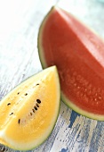 Wassermelone und Ananasmelone (je eine Melonenspalte)