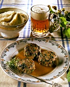 Meatballs with beer sauce, with mashed potato