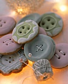 Gingerbread buttons