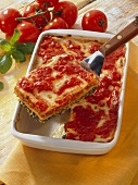 Spinach and mince lasagne with tomatoes