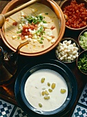 Ajo blanco (Kalte Trauben-Mandel-Suppe); Gazpacho, Spanien