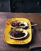 Red cabbage with raisins and with apples