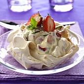 Pavlova (meringue cake) with strawberries