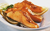 Barbecued salmon fillets with balsamic sauce