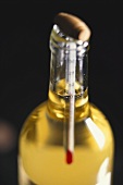 Weinthermometer misst genaue Temperatur des Weines