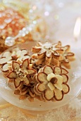 Flower-shaped nut biscuits with nougat filling
