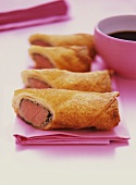 Tuna in spring roll with lime dip