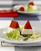 Tomato and yoghurt jelly on pumpernickel