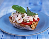 Ciabatta with tomatoes, shrimps and feta cheese
