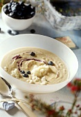 Almond cream with blueberries