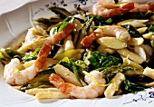 Asparagus salad with shrimps and spinach