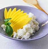 Thai dessert: mango with sticky rice