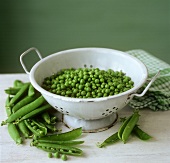 Peas and pea pods