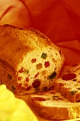 Light-coloured loaf cake with candied fruit