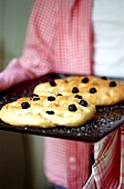 Focaccia con le olive (flatbread with olives, Italy)