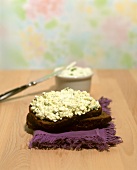 Bread spread with soft cheese & cottage cheese with ramsons
