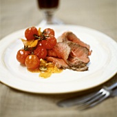 Roast beef with cherry tomatoes