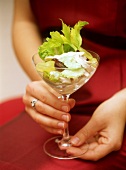Geflügelsalat im Cocktailglas