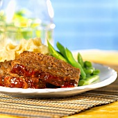 Meatloaf with green beans and mashed potato
