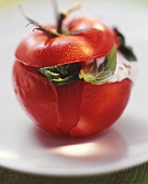 Tomato stuffed with spinach and mascarpone