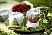 Crémets (fresh cheese with raspberry sauce, France)