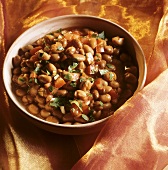 Foul (bean stew with garlic, Egypt)