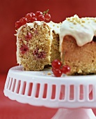 Redcurrant ring on cake stand