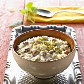 Rice pudding with pistachios and raisins (India)