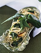 Spaghetti alla Pasolini (Pasta with spinach & roasted garlic)